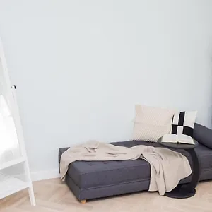Explore The From Its Center In A Chic Balcony , בוקרשט רומניה