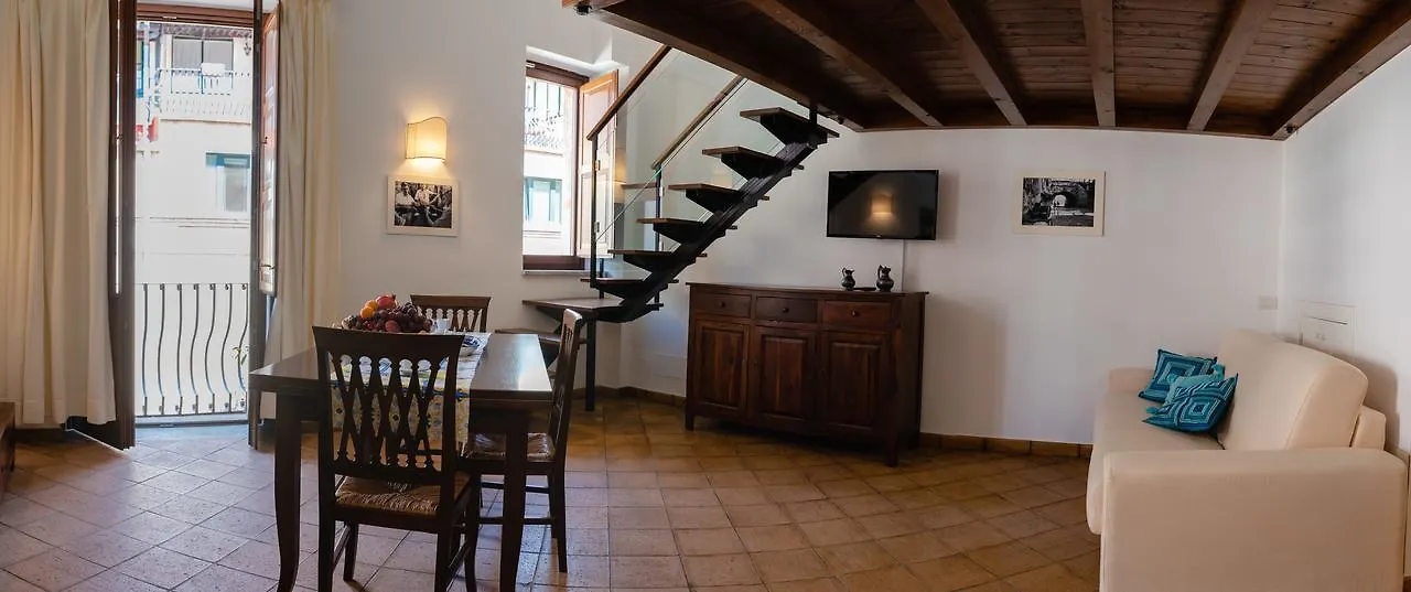 Vilagos Apartments & Loft Taormine