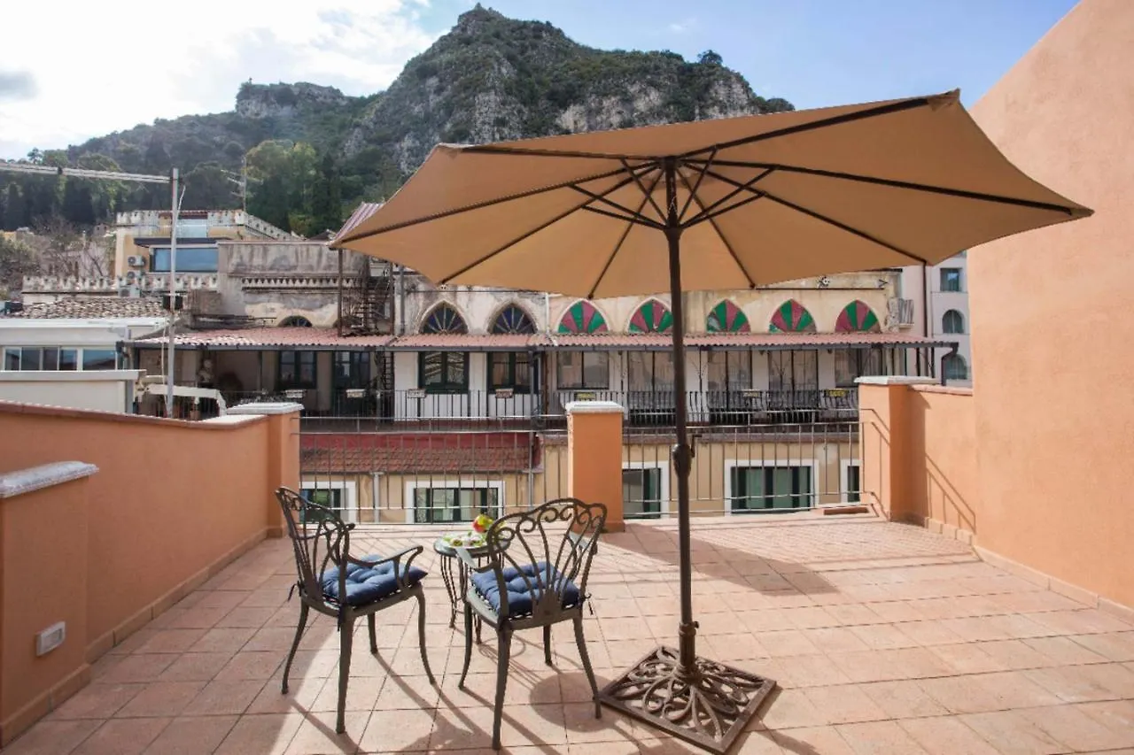 Vilagos Apartments & Loft Ταορμίνα